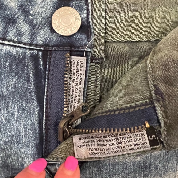 Womens Reversible Shorts Flip Side Distressed Blue Denim And Green Camo Size 5 - Picture 7 of 9